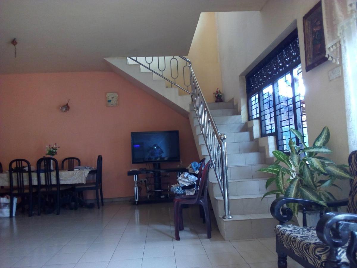 Randi Homestay In Negombo Exterior photo